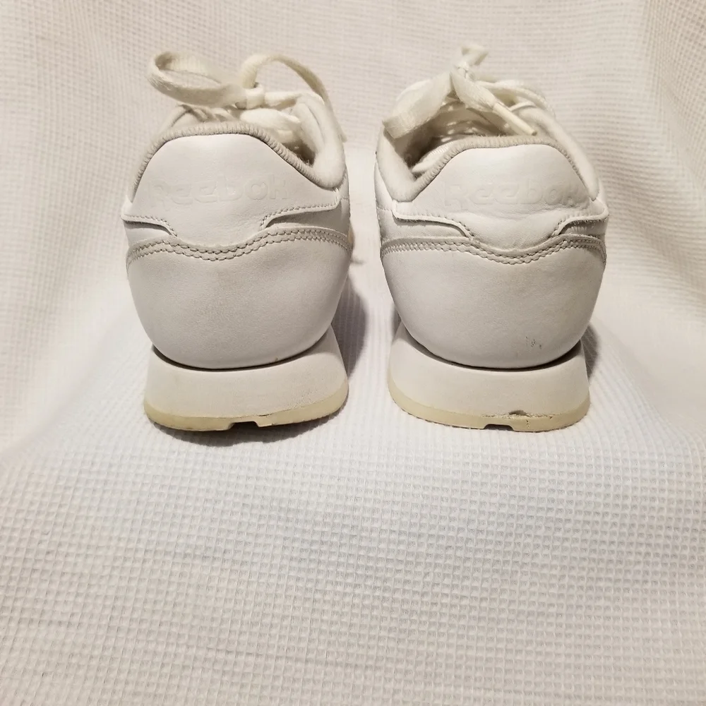 Classic Reebok - Picture 2 of 6